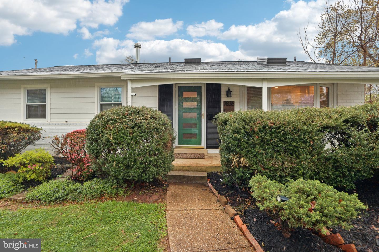 7836 HERITAGE DR, ANNANDALE, Virginia 22003, 5 Bedrooms Bedrooms, 10 Rooms Rooms,3 BathroomsBathrooms,Residential,For sale,7836 HERITAGE DR,VAFX2232344 MLS # VAFX2232344