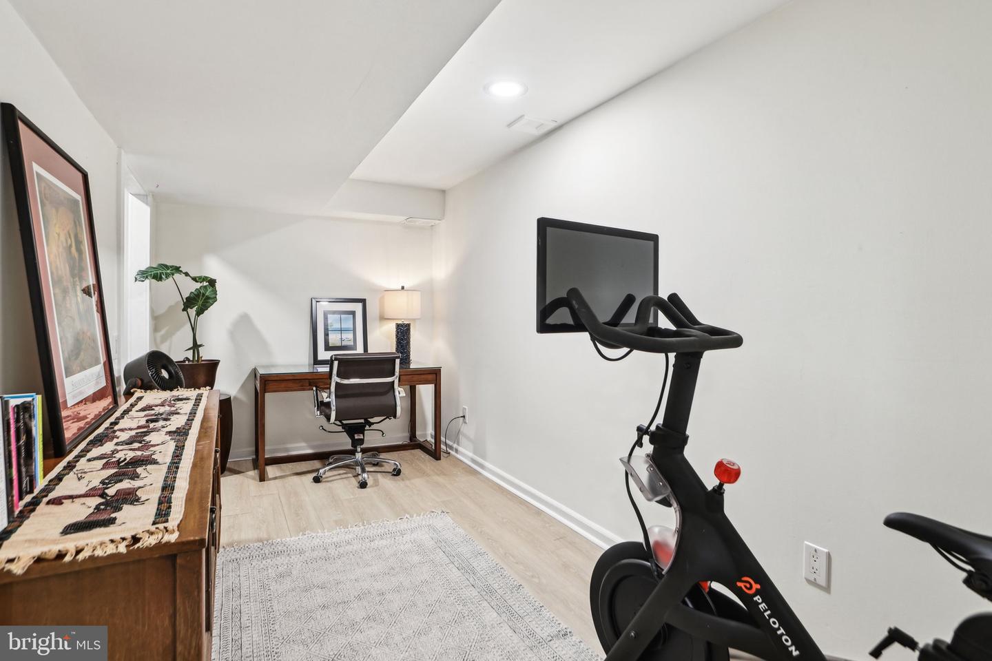 7836 HERITAGE DR, ANNANDALE, Virginia 22003, 5 Bedrooms Bedrooms, 10 Rooms Rooms,3 BathroomsBathrooms,Residential,For sale,7836 HERITAGE DR,VAFX2232344 MLS # VAFX2232344