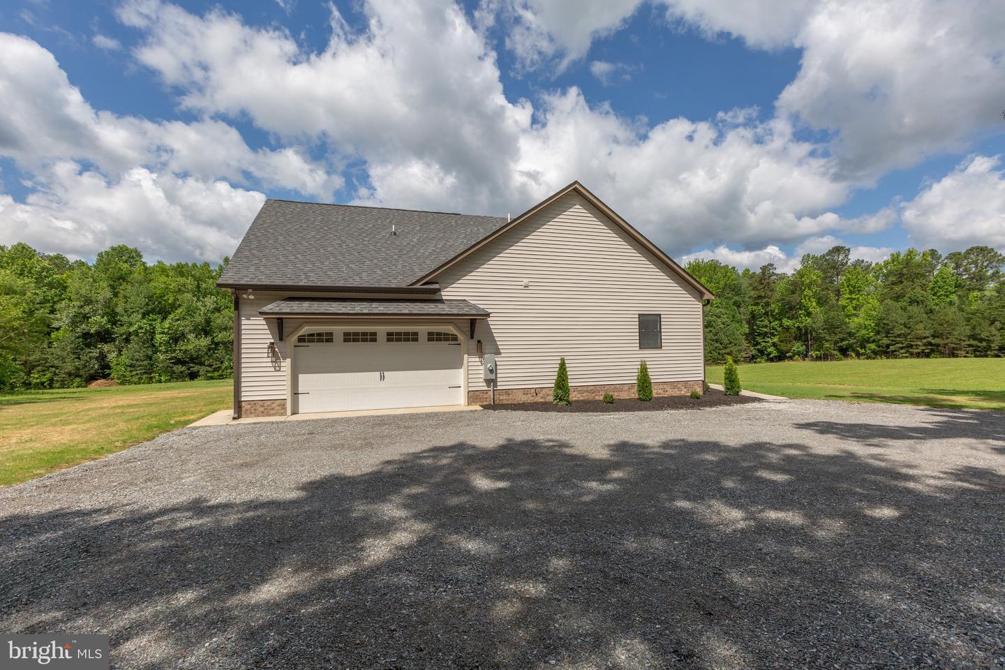885 BUCKNERS LANE (COMPASS COVE AT LAKE ANNA), MINERAL, Virginia 23117, 4 Bedrooms Bedrooms, 13 Rooms Rooms,3 BathroomsBathrooms,Residential,For sale,885 BUCKNERS LANE (COMPASS COVE AT LAKE ANNA),VALA2007656 MLS # VALA2007656