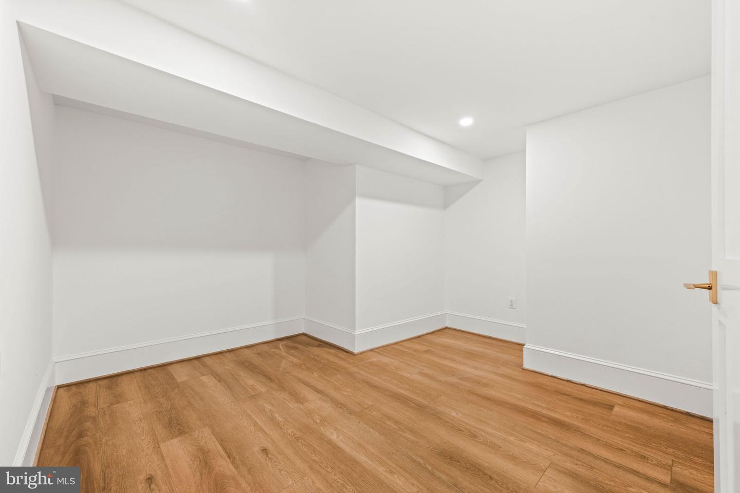 414 RUCKER PL, ALEXANDRIA, Virginia 22301, 7 Bedrooms Bedrooms, ,7 BathroomsBathrooms,Residential,For sale,414 RUCKER PL,VAAX2043038 MLS # VAAX2043038