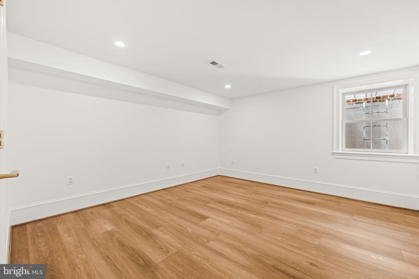 414 RUCKER PL, ALEXANDRIA, Virginia 22301, 7 Bedrooms Bedrooms, ,7 BathroomsBathrooms,Residential,For sale,414 RUCKER PL,VAAX2043038 MLS # VAAX2043038