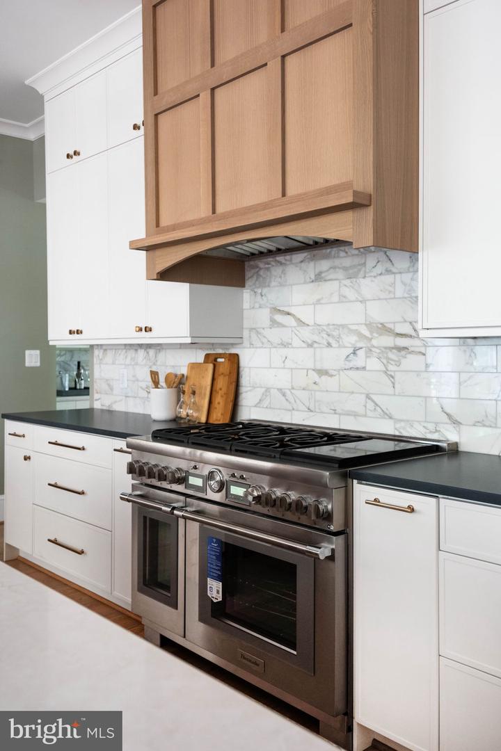 414 RUCKER PL, ALEXANDRIA, Virginia 22301, 7 Bedrooms Bedrooms, ,7 BathroomsBathrooms,Residential,For sale,414 RUCKER PL,VAAX2043038 MLS # VAAX2043038