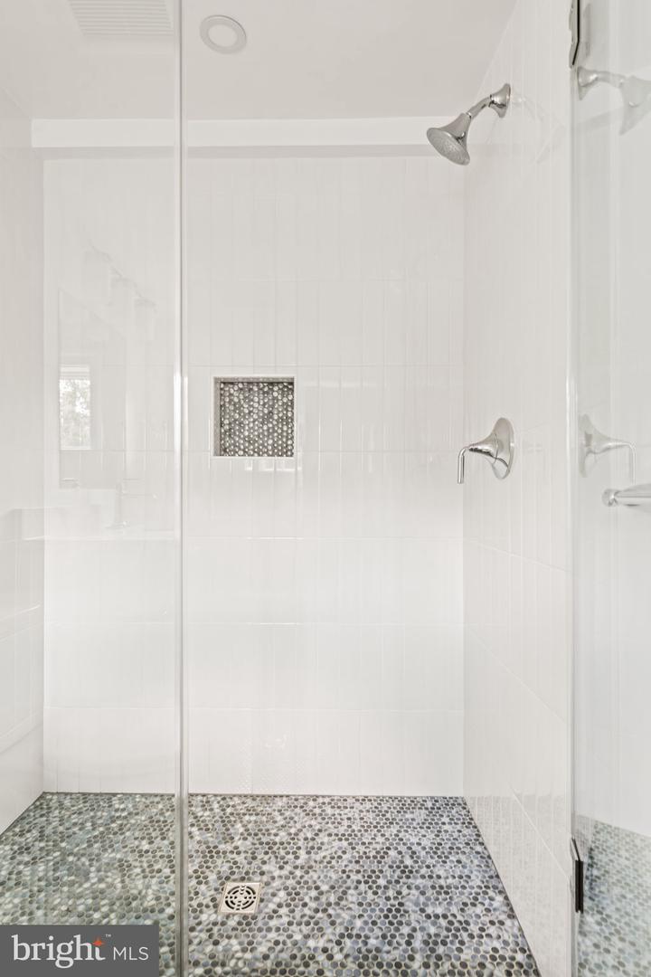 414 RUCKER PL, ALEXANDRIA, Virginia 22301, 7 Bedrooms Bedrooms, ,7 BathroomsBathrooms,Residential,For sale,414 RUCKER PL,VAAX2043038 MLS # VAAX2043038