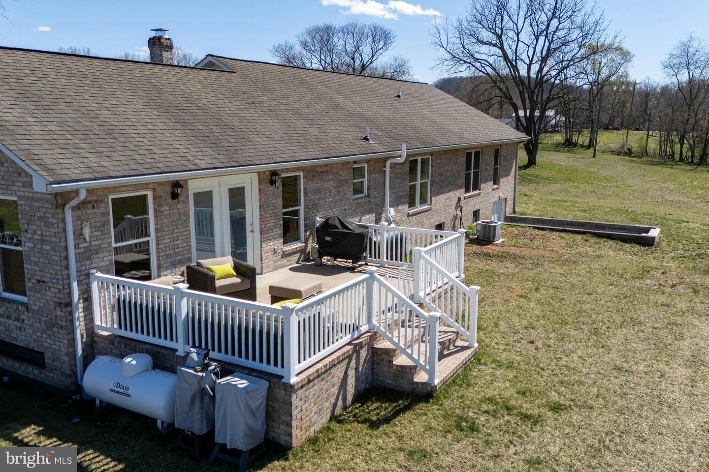 901 RIVERSIDE AVE, GROTTOES, Virginia 24441, 5 Bedrooms Bedrooms, ,3 BathroomsBathrooms,Residential,For sale,901 RIVERSIDE AVE,VARO2002172 MLS # VARO2002172