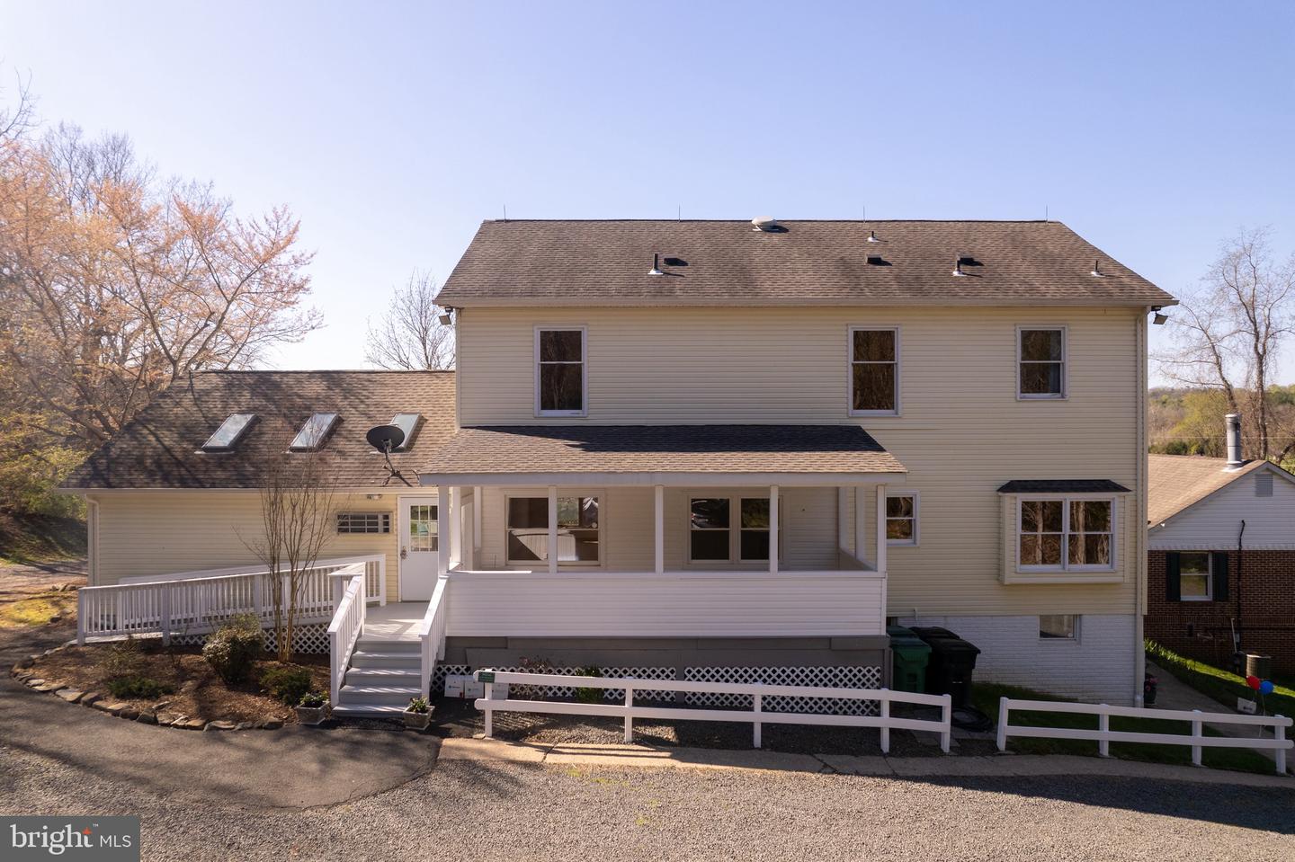 39070 LITTLE RIVER TPKE, ALDIE, Virginia 20105, 4 Bedrooms Bedrooms, ,3 BathroomsBathrooms,Residential,For sale,39070 LITTLE RIVER TPKE,VALO2092548 MLS # VALO2092548