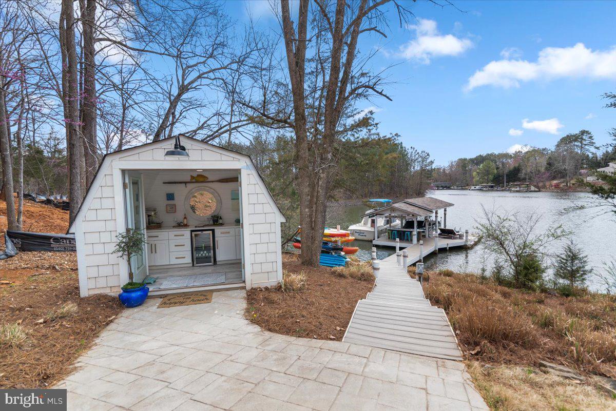 16414 MONETA RD, MONETA, Virginia 24121, 5 Bedrooms Bedrooms, ,4 BathroomsBathrooms,Residential,For sale,16414 MONETA RD,VABV2000190 MLS # VABV2000190