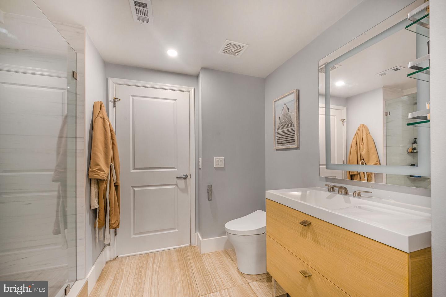 555 MASSACHUSETTS AVE NW #1215, WASHINGTON, District Of Columbia 20001, 1 Bedroom Bedrooms, ,1 BathroomBathrooms,Residential,For sale,555 MASSACHUSETTS AVE NW #1215,DCDC2184562 MLS # DCDC2184562