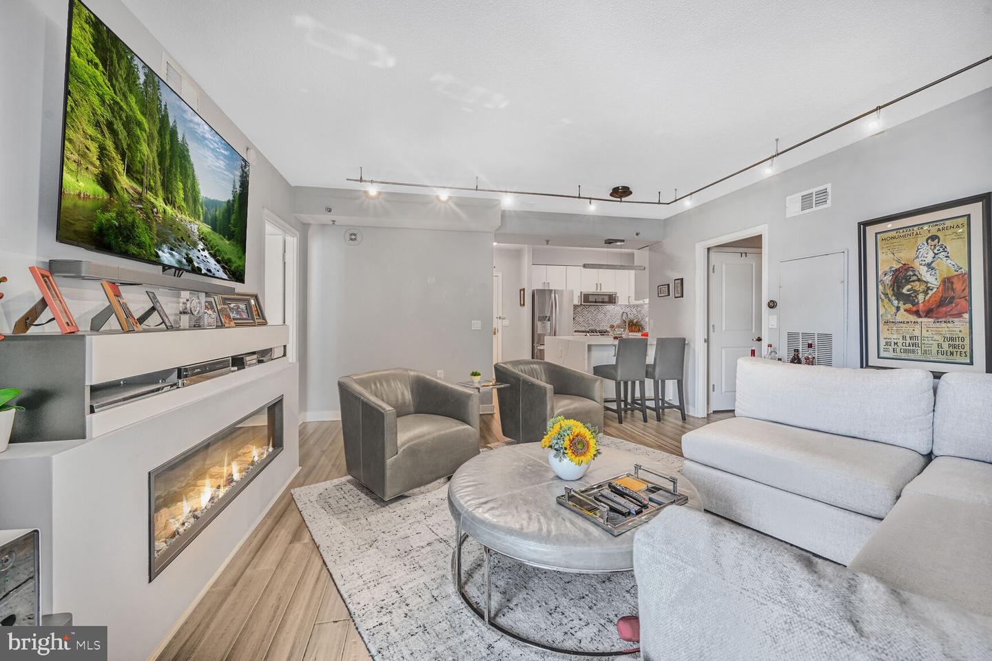 555 MASSACHUSETTS AVE NW #1215, WASHINGTON, District Of Columbia 20001, 1 Bedroom Bedrooms, ,1 BathroomBathrooms,Residential,For sale,555 MASSACHUSETTS AVE NW #1215,DCDC2184562 MLS # DCDC2184562