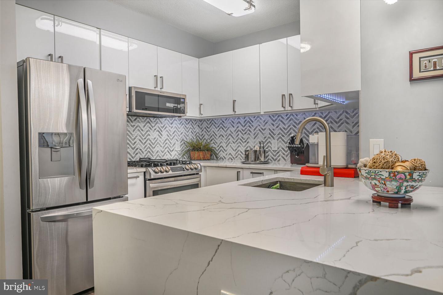 555 MASSACHUSETTS AVE NW #1215, WASHINGTON, District Of Columbia 20001, 1 Bedroom Bedrooms, ,1 BathroomBathrooms,Residential,For sale,555 MASSACHUSETTS AVE NW #1215,DCDC2184562 MLS # DCDC2184562