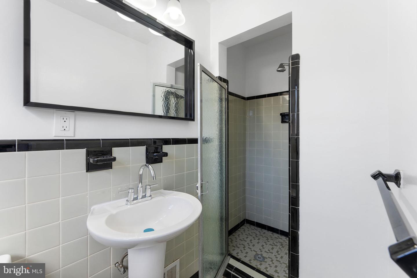 5213 12TH ST NE, WASHINGTON, District Of Columbia 20011, 3 Bedrooms Bedrooms, ,3 BathroomsBathrooms,Residential,For sale,5213 12TH ST NE,DCDC2189008 MLS # DCDC2189008