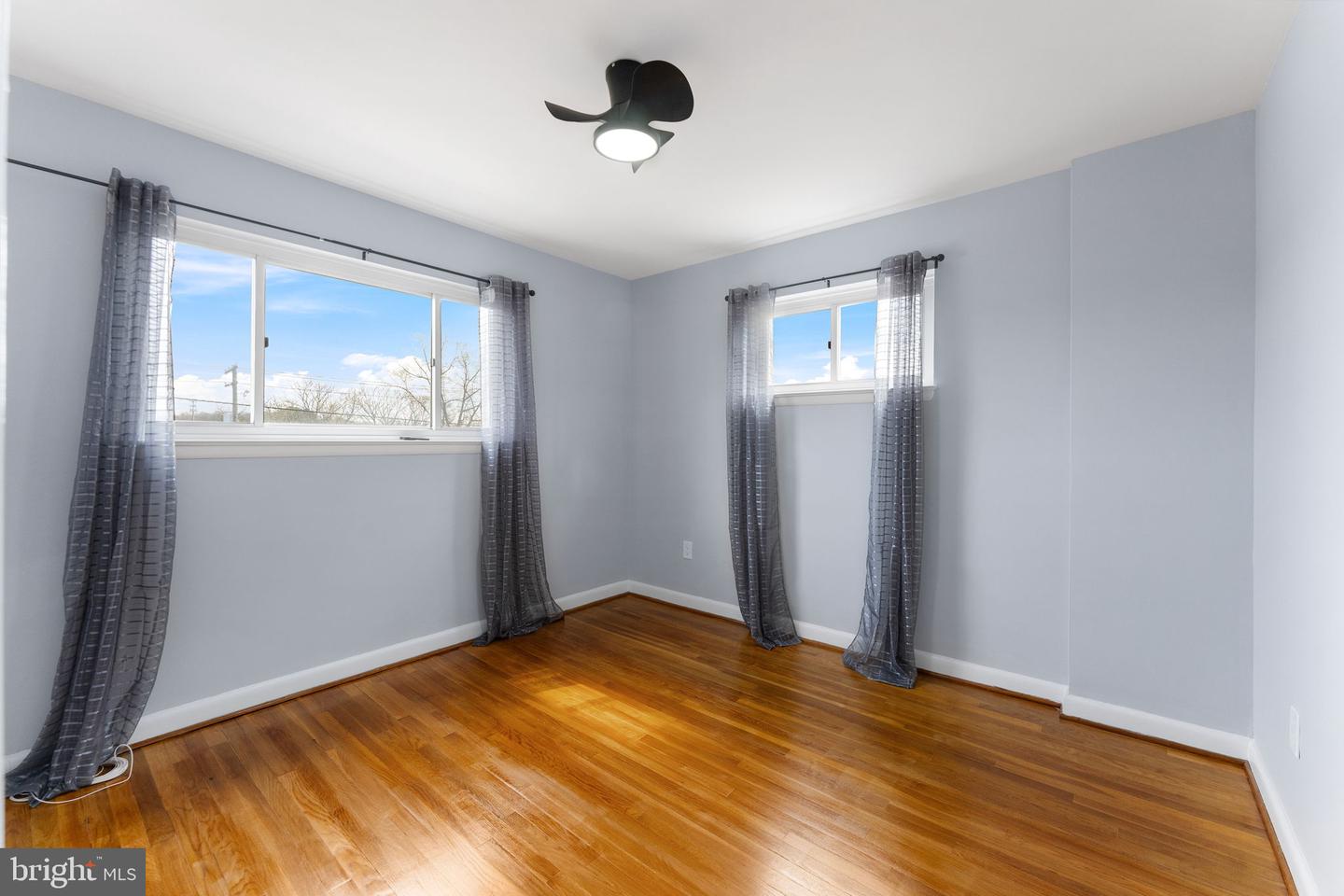 5213 12TH ST NE, WASHINGTON, District Of Columbia 20011, 3 Bedrooms Bedrooms, ,3 BathroomsBathrooms,Residential,For sale,5213 12TH ST NE,DCDC2189008 MLS # DCDC2189008