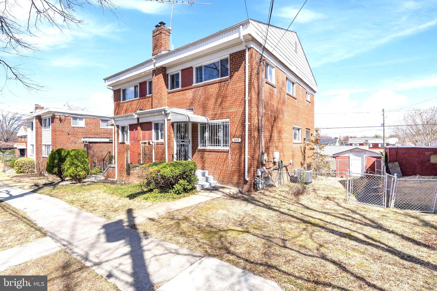 5213 12TH ST NE, WASHINGTON, District Of Columbia 20011, 3 Bedrooms Bedrooms, ,3 BathroomsBathrooms,Residential,For sale,5213 12TH ST NE,DCDC2189008 MLS # DCDC2189008