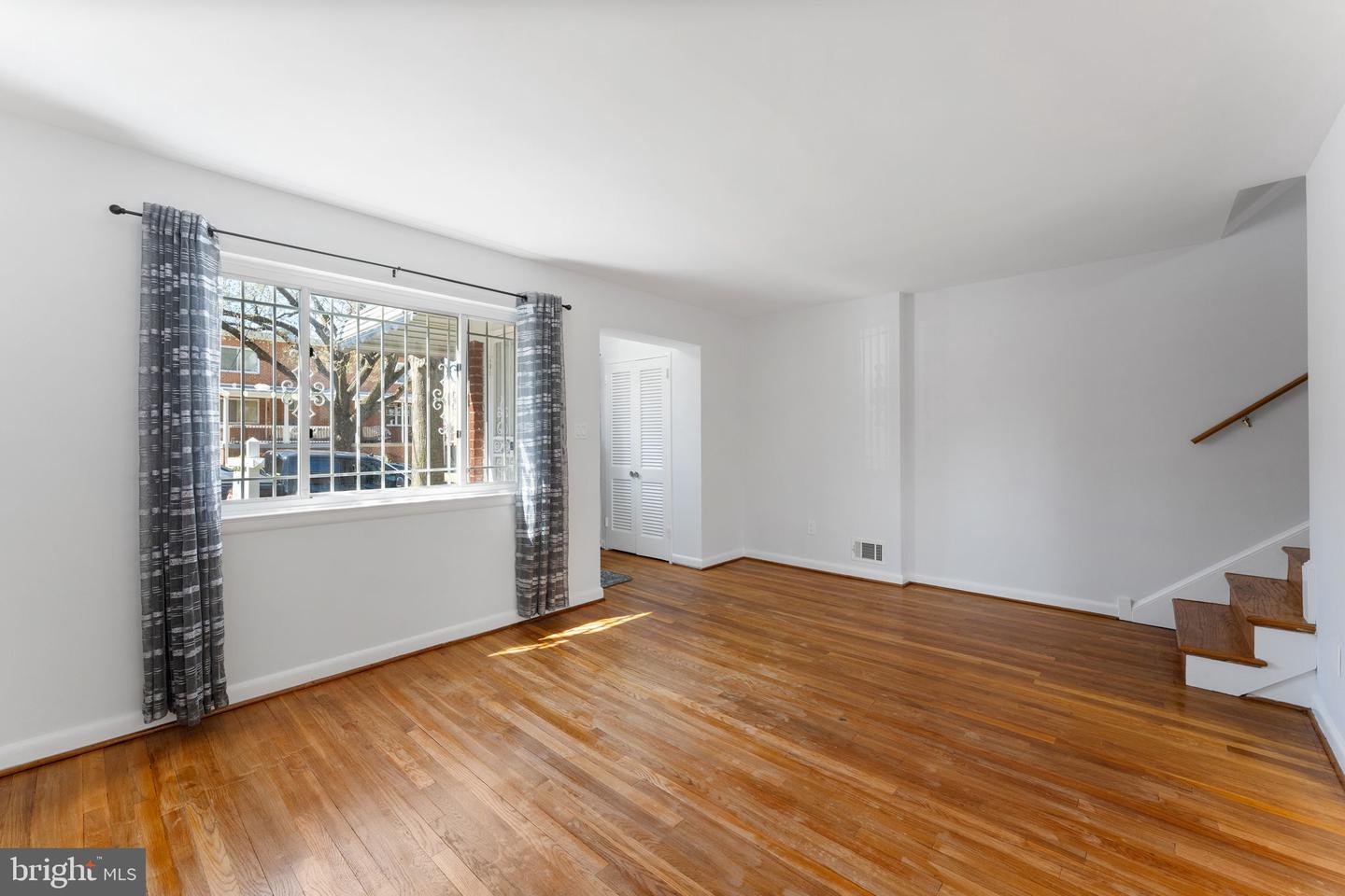 5213 12TH ST NE, WASHINGTON, District Of Columbia 20011, 3 Bedrooms Bedrooms, ,3 BathroomsBathrooms,Residential,For sale,5213 12TH ST NE,DCDC2189008 MLS # DCDC2189008