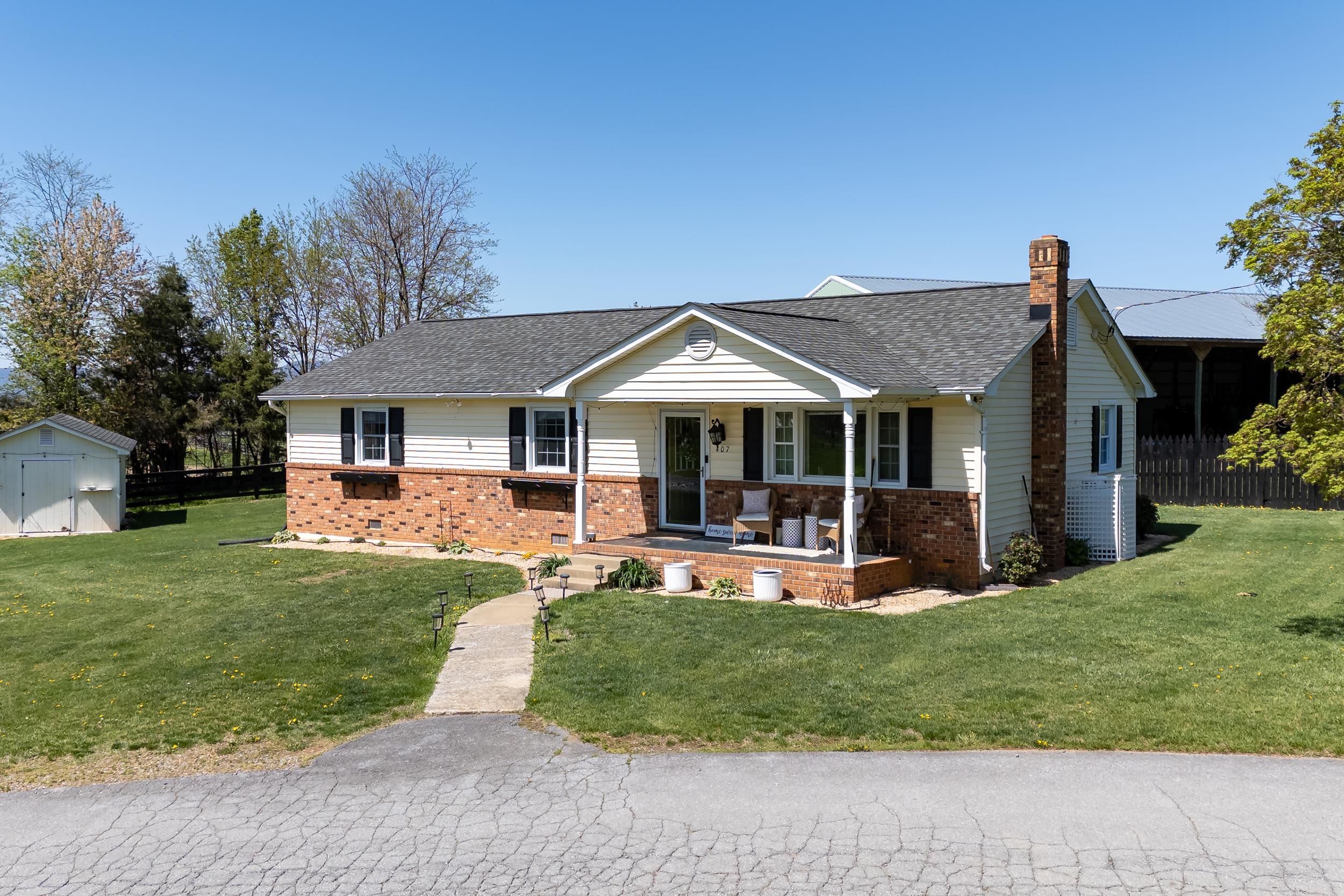 407 & 411 KITE HOLLOW RD, STANLEY, Virginia 22851, 5 Bedrooms Bedrooms, ,3 BathroomsBathrooms,Residential,407 & 411 KITE HOLLOW RD,663182 MLS # 663182