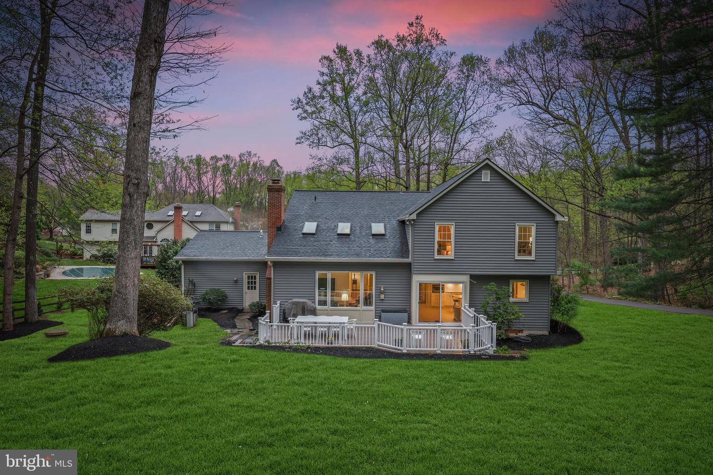 10657 OAKTON RIDGE CT, OAKTON, Virginia 22124, 4 Bedrooms Bedrooms, ,3 BathroomsBathrooms,Residential,For sale,10657 OAKTON RIDGE CT,VAFX2233020 MLS # VAFX2233020