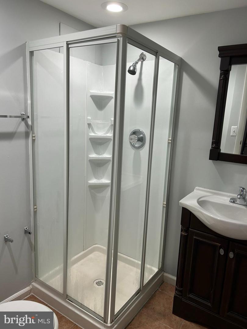 3319 6TH ST SE, WASHINGTON, District Of Columbia 20032, 4 Bedrooms Bedrooms, ,2 BathroomsBathrooms,Residential,For sale,3319 6TH ST SE,DCDC2194750 MLS # DCDC2194750
