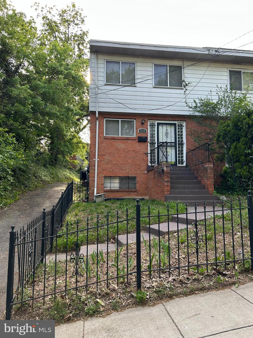 3319 6TH ST SE, WASHINGTON, District Of Columbia 20032, 4 Bedrooms Bedrooms, ,2 BathroomsBathrooms,Residential,For sale,3319 6TH ST SE,DCDC2194750 MLS # DCDC2194750