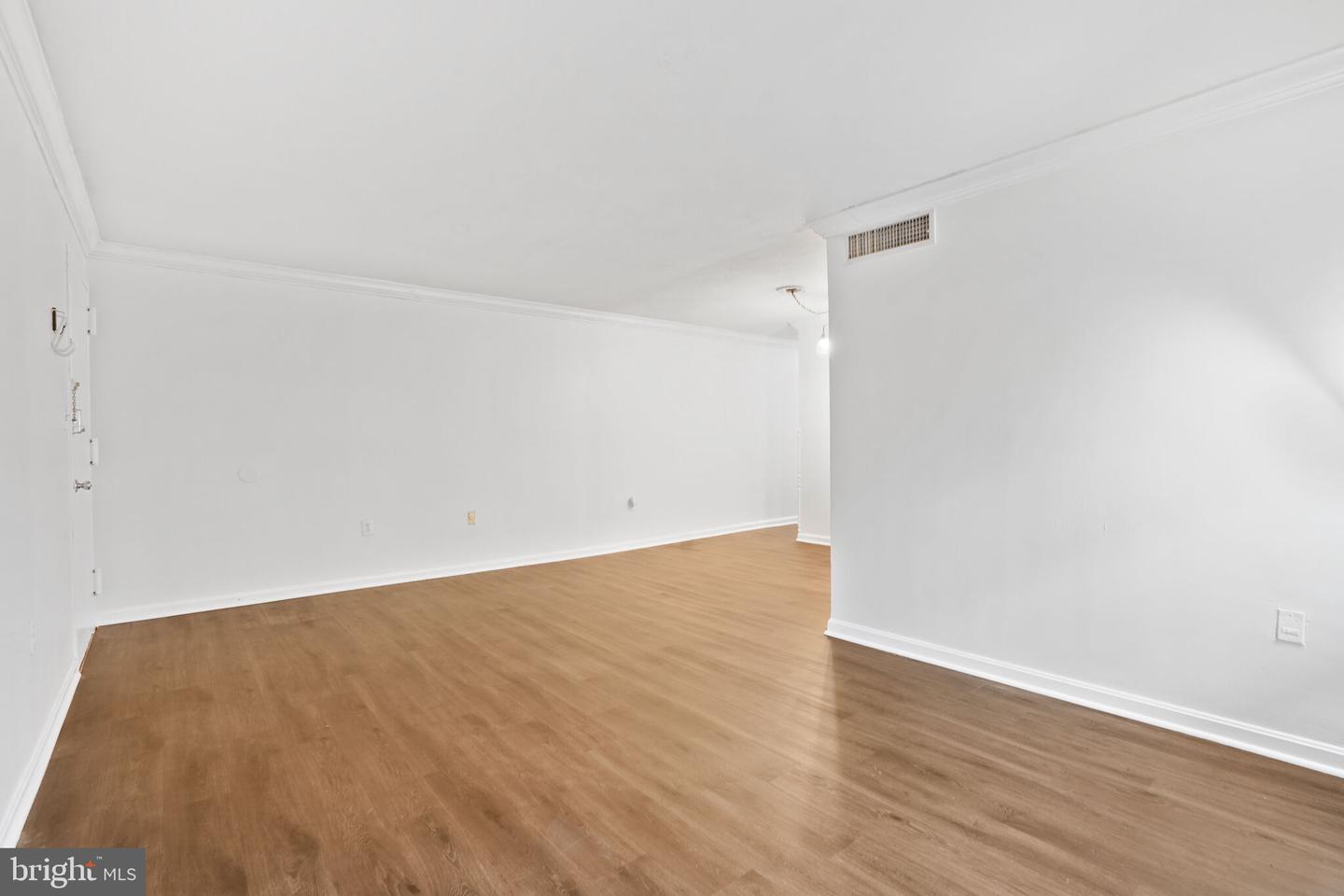 9461 FAIRFAX BLVD #104, FAIRFAX, Virginia 22031, 2 Bedrooms Bedrooms, 5 Rooms Rooms,1 BathroomBathrooms,Residential,For sale,9461 FAIRFAX BLVD #104,VAFC2006126 MLS # VAFC2006126