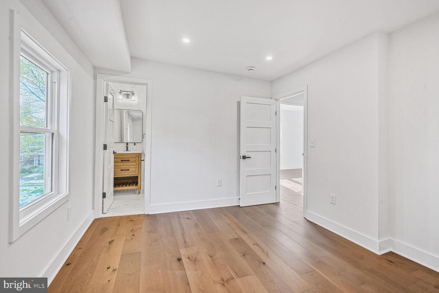 5310 14TH ST NW, WASHINGTON, District Of Columbia 20011, 7 Bedrooms Bedrooms, 10 Rooms Rooms,6 BathroomsBathrooms,Residential,For sale,5310 14TH ST NW,DCDC2195276 MLS # DCDC2195276