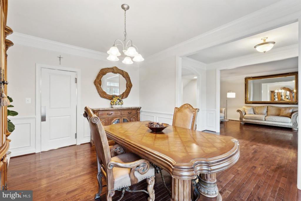 6573 WELLSPRING CT, WARRENTON, Virginia, 5 Bedrooms Bedrooms, ,4 BathroomsBathrooms,Residential,6573 WELLSPRING CT,VAFQ2015406 MLS # VAFQ2015406