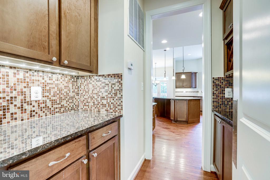 6573 WELLSPRING CT, WARRENTON, Virginia, 5 Bedrooms Bedrooms, ,4 BathroomsBathrooms,Residential,6573 WELLSPRING CT,VAFQ2015406 MLS # VAFQ2015406