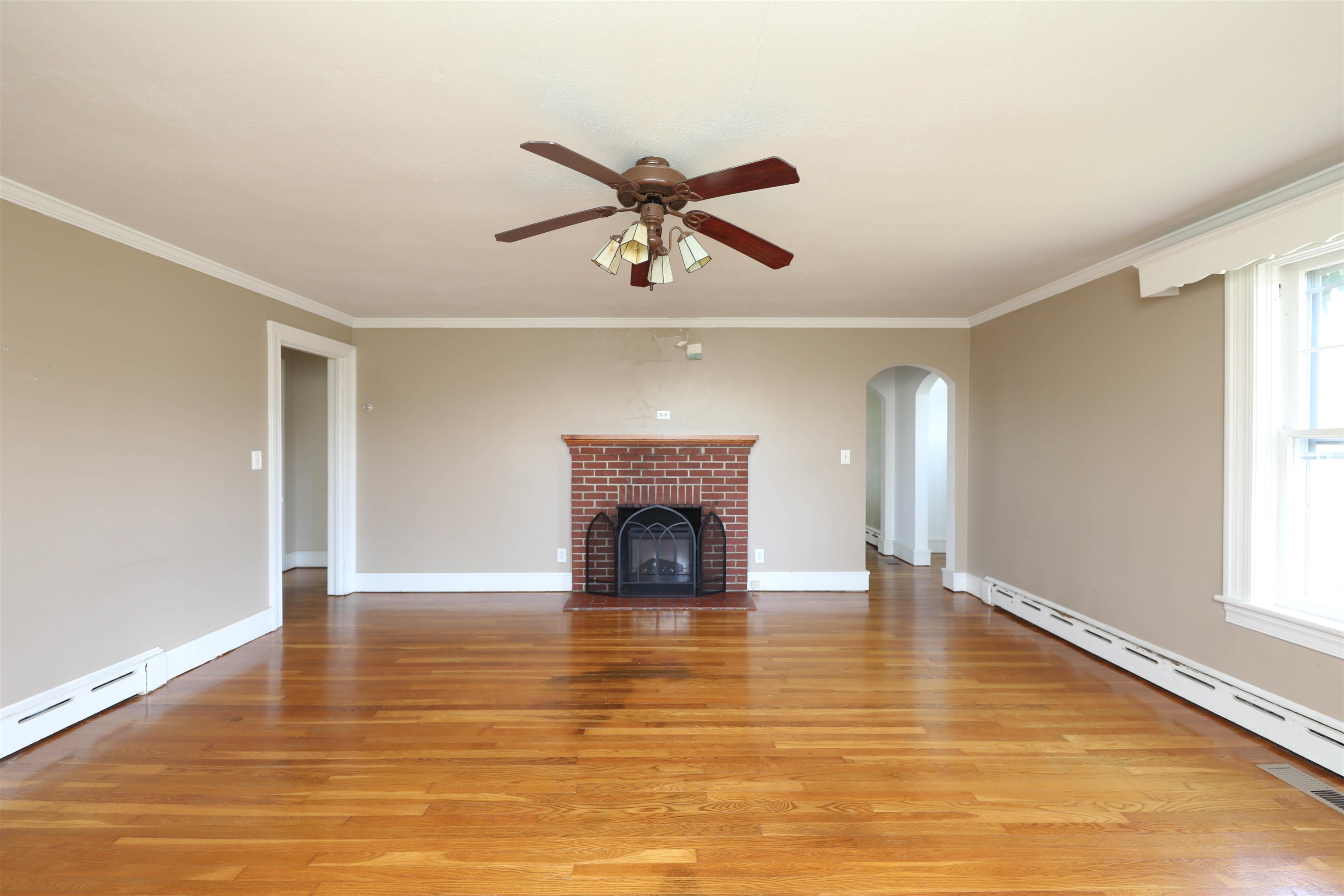 470 LEE JACKSON HWY, STAUNTON, Virginia 24401, 3 Bedrooms Bedrooms, ,2 BathroomsBathrooms,Residential,470 LEE JACKSON HWY,663187 MLS # 663187