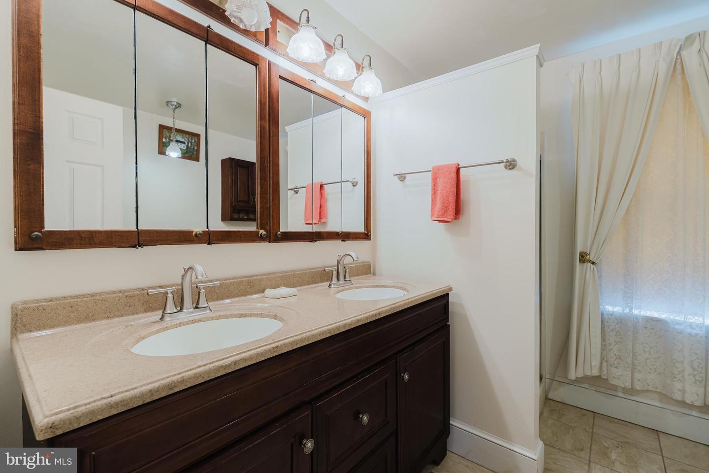 1105 BISHOP MEADE RD, MILLWOOD, Virginia 22646, 5 Bedrooms Bedrooms, ,3 BathroomsBathrooms,Residential,For sale,1105 BISHOP MEADE RD,VACL2003552 MLS # VACL2003552