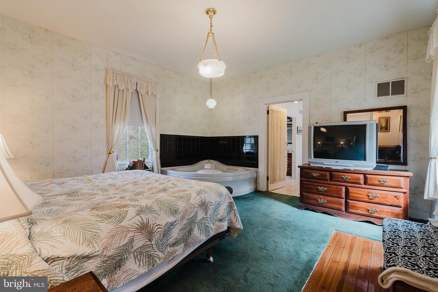 1105 BISHOP MEADE RD, MILLWOOD, Virginia 22646, 5 Bedrooms Bedrooms, ,3 BathroomsBathrooms,Residential,For sale,1105 BISHOP MEADE RD,VACL2003552 MLS # VACL2003552