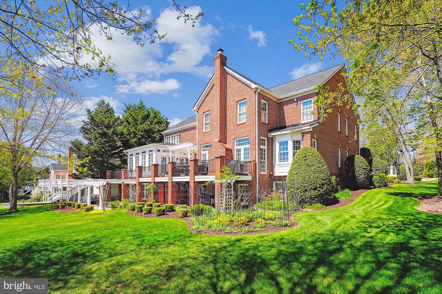 43287 WARWICK HILLS CT, LEESBURG, Virginia 20176, 5 Bedrooms Bedrooms, ,4 BathroomsBathrooms,Residential,For sale,43287 WARWICK HILLS CT,VALO2085328 MLS # VALO2085328