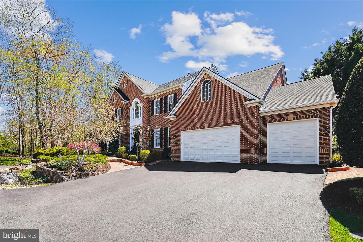 43287 WARWICK HILLS CT, LEESBURG, Virginia 20176, 5 Bedrooms Bedrooms, ,4 BathroomsBathrooms,Residential,For sale,43287 WARWICK HILLS CT,VALO2085328 MLS # VALO2085328