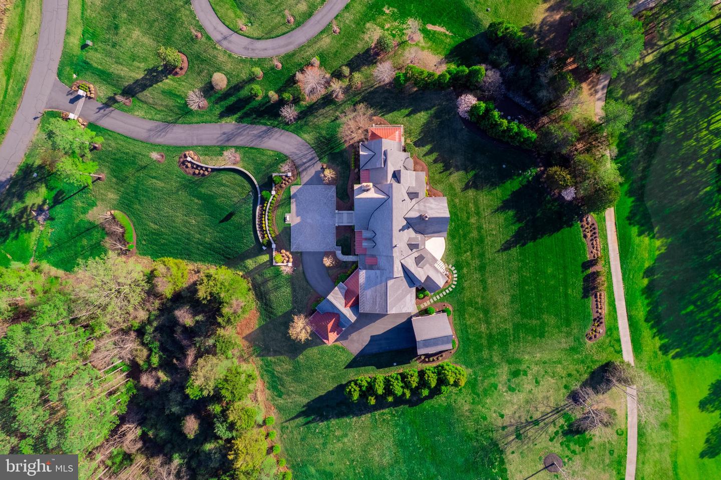 22577 CREIGHTON FARMS DR, LEESBURG, Virginia 20175, 5 Bedrooms Bedrooms, ,3 BathroomsBathrooms,Residential,For sale,22577 CREIGHTON FARMS DR,VALO2089520 MLS # VALO2089520