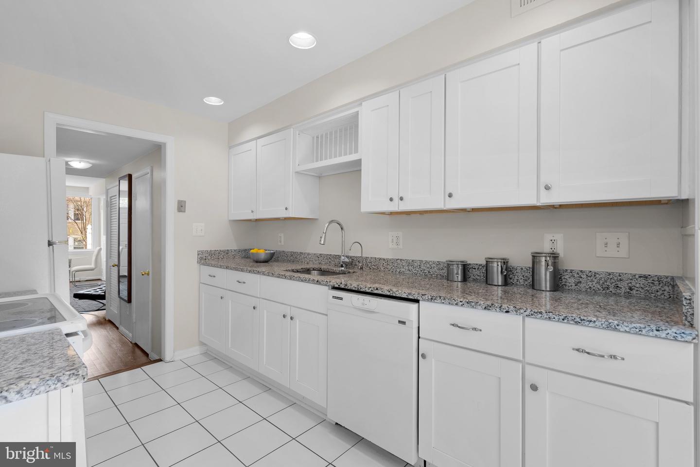 4827 41ST ST NW, WASHINGTON, District Of Columbia 20016, 2 Bedrooms Bedrooms, 4 Rooms Rooms,1 BathroomBathrooms,Residential,For sale,4827 41ST ST NW,DCDC2186480 MLS # DCDC2186480
