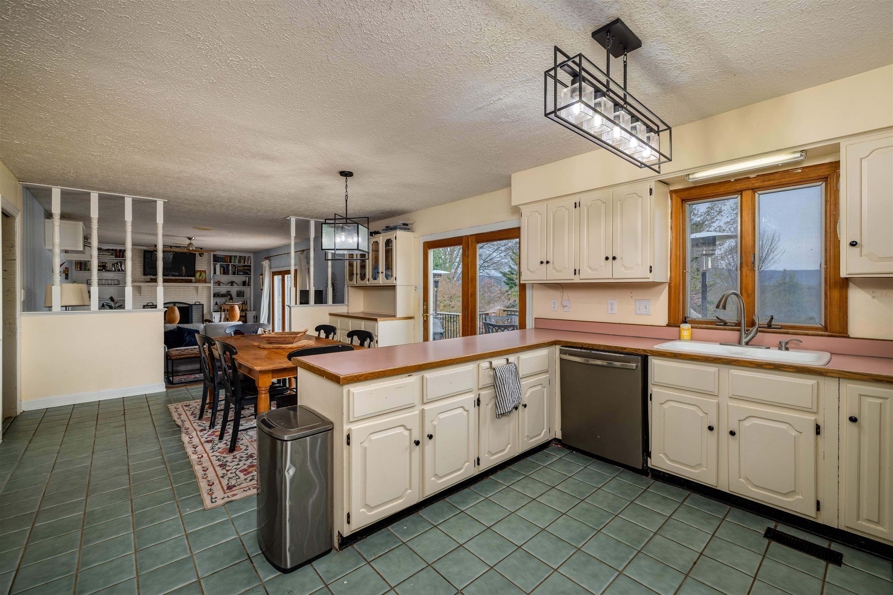 7 JOHNSON DR, LURAY, Virginia 22835, 3 Bedrooms Bedrooms, ,3 BathroomsBathrooms,Residential,7 JOHNSON DR,663238 MLS # 663238