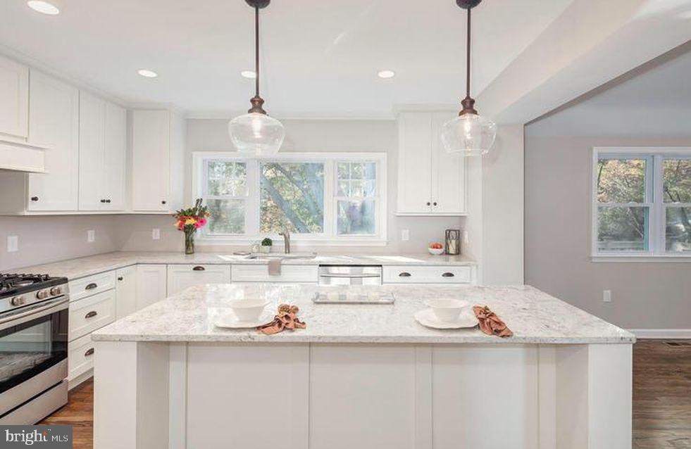 2722 WOODLEY PL, FALLS CHURCH, Virginia 22046, 3 Bedrooms Bedrooms, ,2 BathroomsBathrooms,Residential,For sale,2722 WOODLEY PL,VAFX2230726 MLS # VAFX2230726