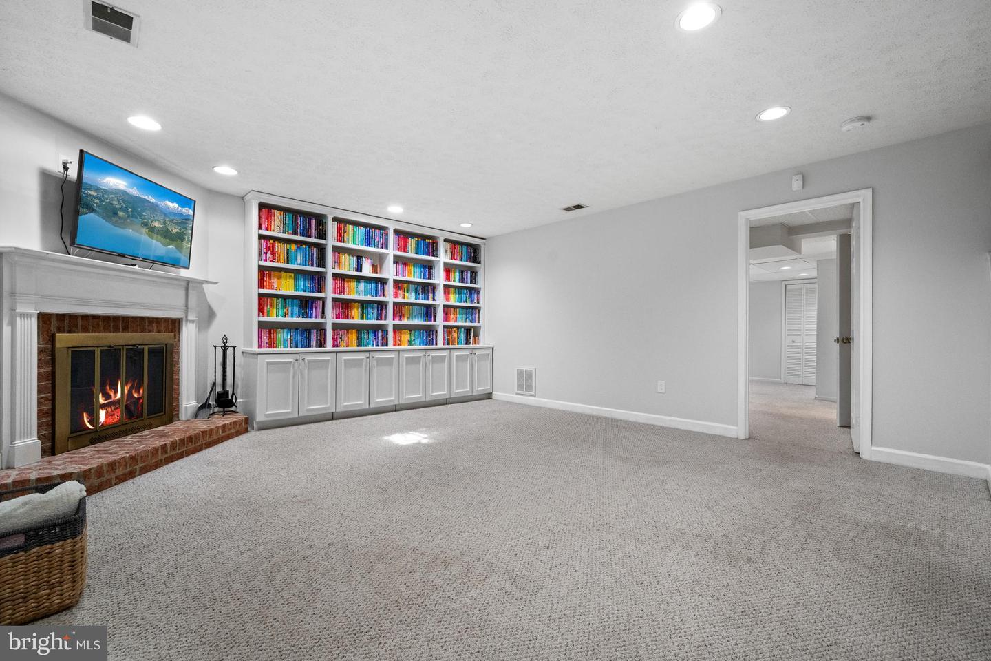 6062 ESTATES DR, ALEXANDRIA, Virginia 22310, 2 Bedrooms Bedrooms, ,3 BathroomsBathrooms,Residential,For sale,6062 ESTATES DR,VAFX2231768 MLS # VAFX2231768