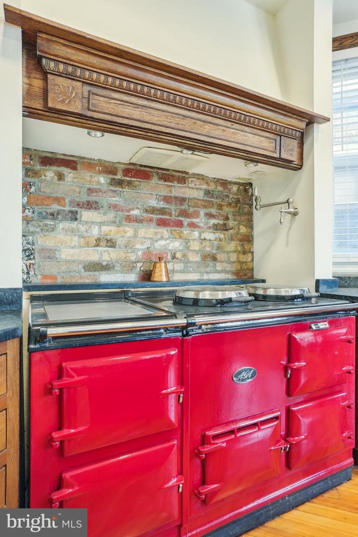 1231 GIRARD ST NW, WASHINGTON, District Of Columbia 20009, 7 Bedrooms Bedrooms, ,3 BathroomsBathrooms,Residential,For sale,1231 GIRARD ST NW,DCDC2194436 MLS # DCDC2194436