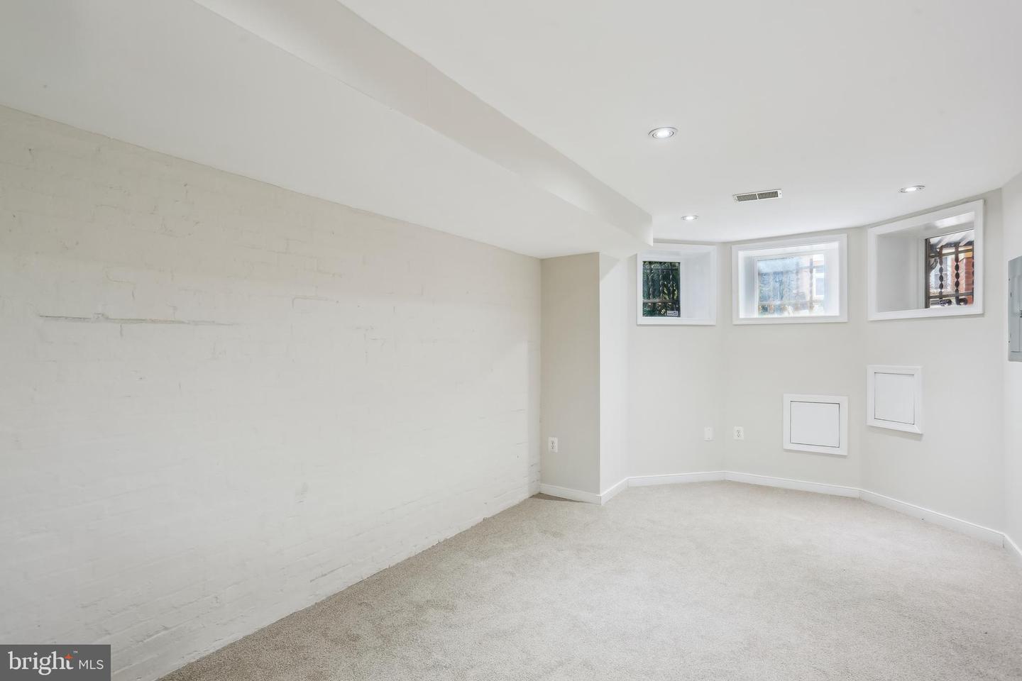 1231 GIRARD ST NW, WASHINGTON, District Of Columbia 20009, 7 Bedrooms Bedrooms, ,3 BathroomsBathrooms,Residential,For sale,1231 GIRARD ST NW,DCDC2194436 MLS # DCDC2194436