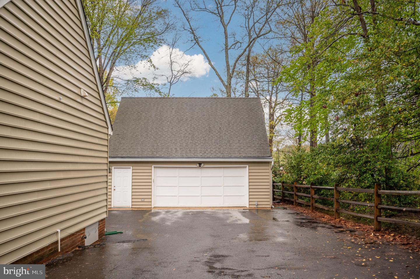 135 CLEREMONT DR, FREDERICKSBURG, Virginia 22405, 4 Bedrooms Bedrooms, 14 Rooms Rooms,3 BathroomsBathrooms,Residential,For sale,135 CLEREMONT DR,VAST2037680 MLS # VAST2037680
