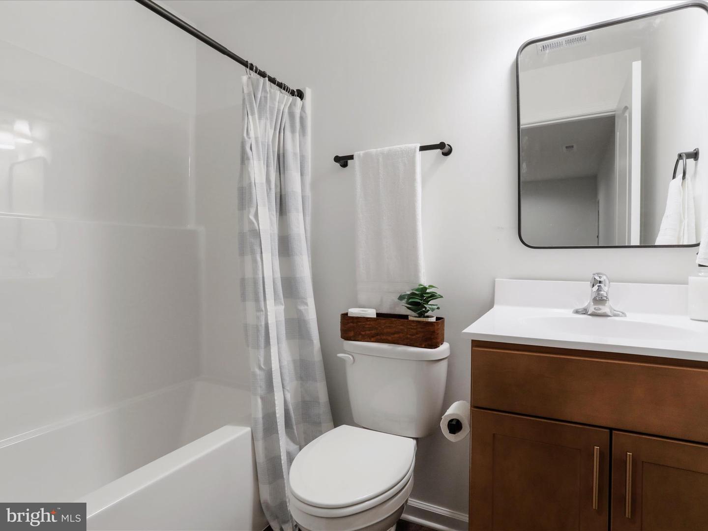 326 W 11 ST, FRONT ROYAL, Virginia 22630, 3 Bedrooms Bedrooms, ,3 BathroomsBathrooms,Residential,For sale,326 W 11 ST,VAWR2010854 MLS # VAWR2010854