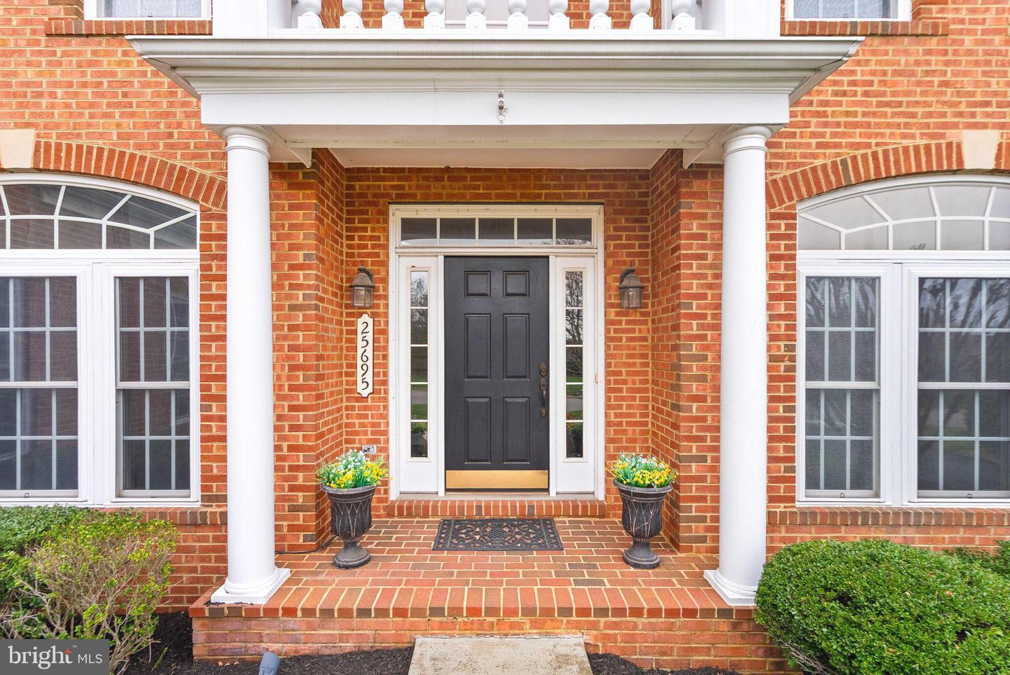 25695 DONERAILS CHASE DR, CHANTILLY, Virginia 20152, 5 Bedrooms Bedrooms, ,4 BathroomsBathrooms,Residential,For sale,25695 DONERAILS CHASE DR,VALO2093538 MLS # VALO2093538