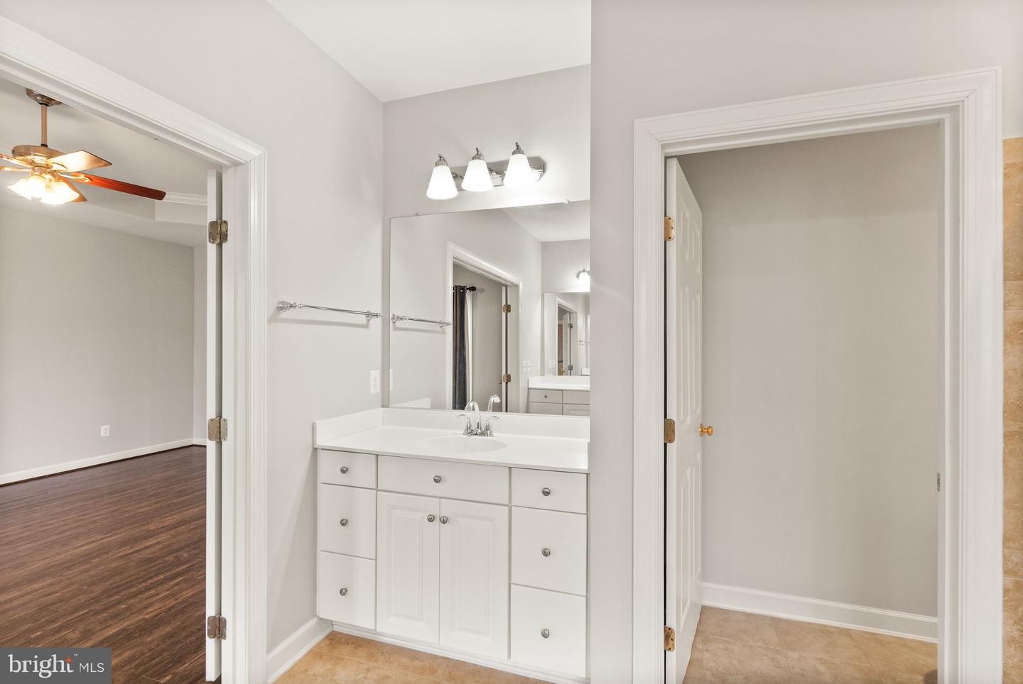 25695 DONERAILS CHASE DR, CHANTILLY, Virginia 20152, 5 Bedrooms Bedrooms, ,4 BathroomsBathrooms,Residential,For sale,25695 DONERAILS CHASE DR,VALO2093538 MLS # VALO2093538