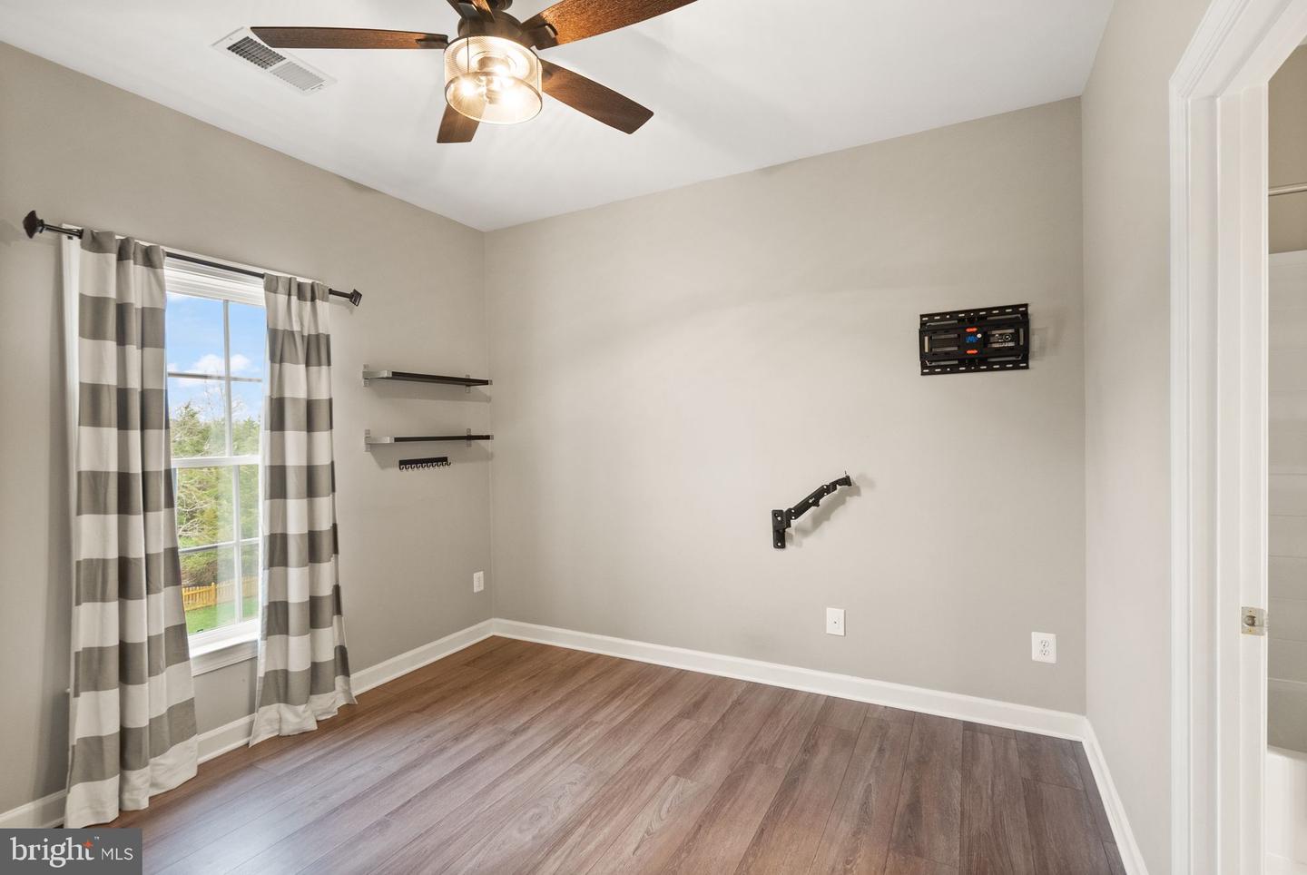 25695 DONERAILS CHASE DR, CHANTILLY, Virginia 20152, 5 Bedrooms Bedrooms, ,4 BathroomsBathrooms,Residential,For sale,25695 DONERAILS CHASE DR,VALO2093538 MLS # VALO2093538