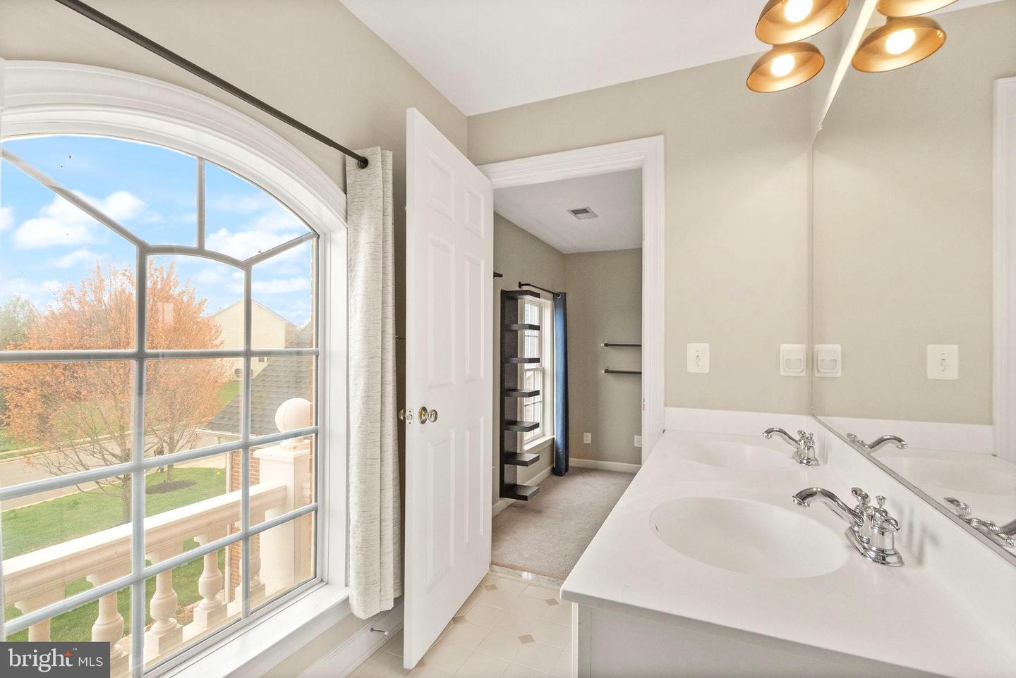 25695 DONERAILS CHASE DR, CHANTILLY, Virginia 20152, 5 Bedrooms Bedrooms, ,4 BathroomsBathrooms,Residential,For sale,25695 DONERAILS CHASE DR,VALO2093538 MLS # VALO2093538