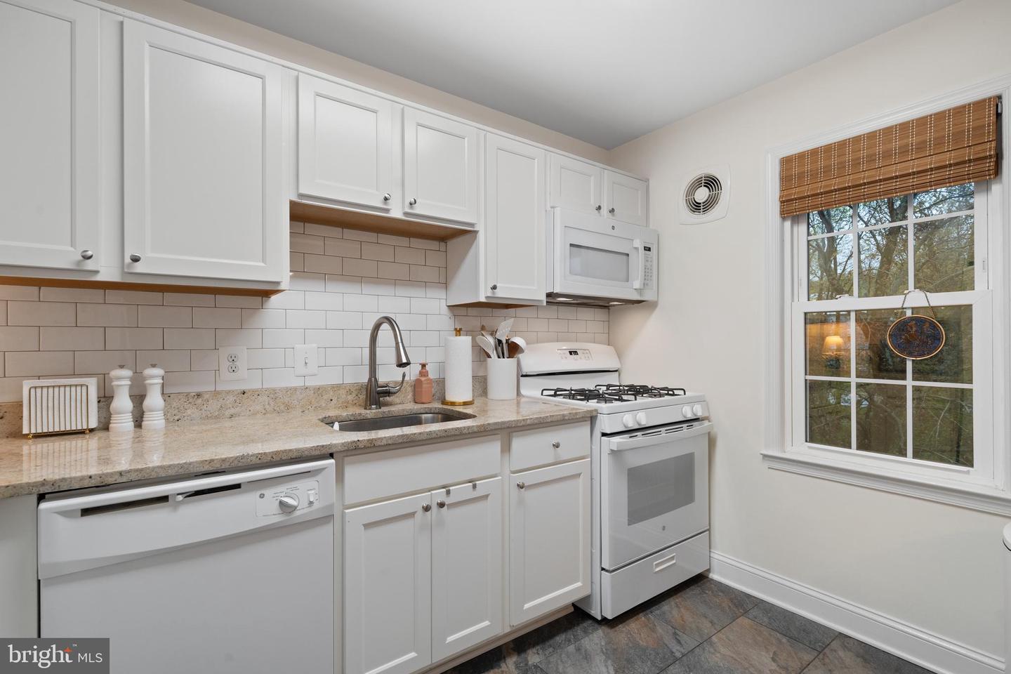 1801 BELLE VIEW BLVD #C2, ALEXANDRIA, Virginia 22307, 2 Bedrooms Bedrooms, ,1 BathroomBathrooms,Residential,For sale,1801 BELLE VIEW BLVD #C2,VAFX2233522 MLS # VAFX2233522