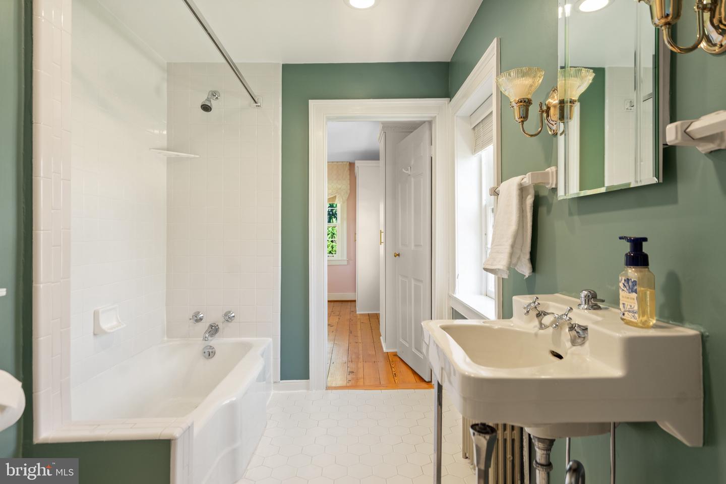 40035 HEDGELAND LN, WATERFORD, Virginia 20197, 4 Bedrooms Bedrooms, ,3 BathroomsBathrooms,Residential,For sale,40035 HEDGELAND LN,VALO2093768 MLS # VALO2093768