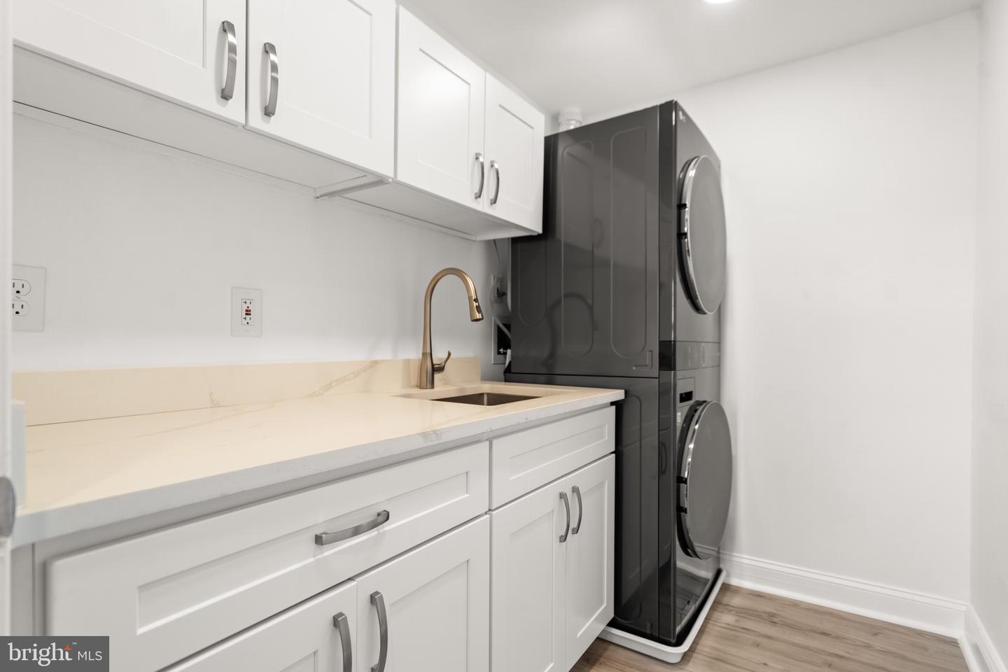 40035 HEDGELAND LN, WATERFORD, Virginia 20197, 4 Bedrooms Bedrooms, ,3 BathroomsBathrooms,Residential,For sale,40035 HEDGELAND LN,VALO2093768 MLS # VALO2093768