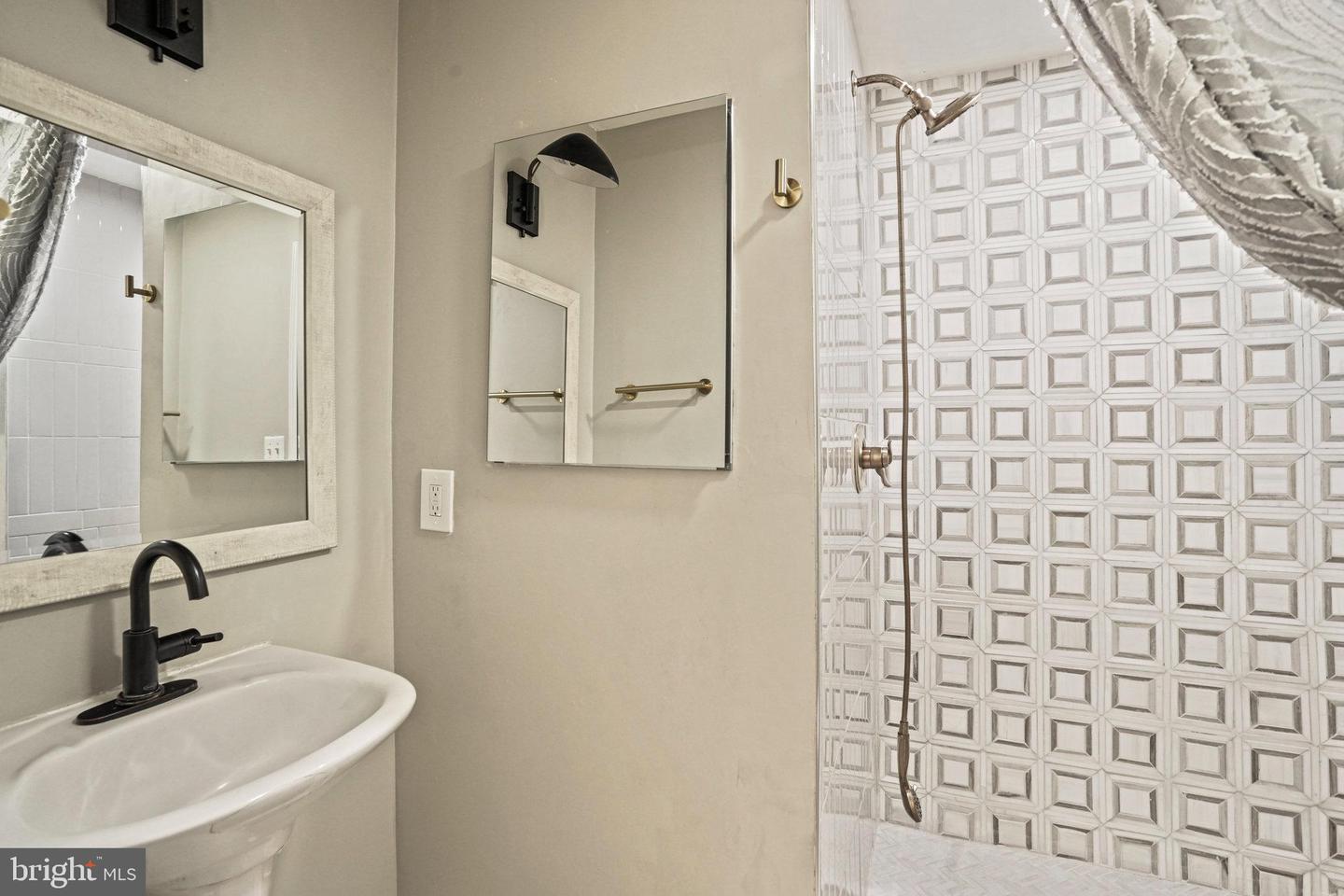 1848 CAPITOL AVE NE, WASHINGTON, District Of Columbia 20002, 3 Bedrooms Bedrooms, ,2 BathroomsBathrooms,Residential,For sale,1848 CAPITOL AVE NE,DCDC2195668 MLS # DCDC2195668 1848 CAPITOL AVE NE, WASHINGTON, District Of Columbia 20002, 3 Bedrooms Bedrooms, ,2 BathroomsBathrooms,Residential,For sale,1848 CAPITOL AVE NE,DCDC2195668 MLS # DCDC2195668