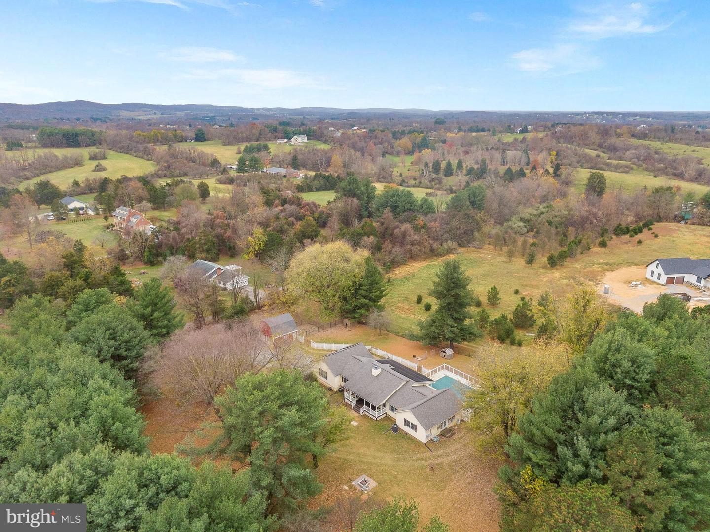 11895 FOLLY LN, LOVETTSVILLE, Virginia 20180, 3 Bedrooms Bedrooms, ,5 BathroomsBathrooms,Residential,For sale,11895 FOLLY LN,VALO2094022 MLS # VALO2094022