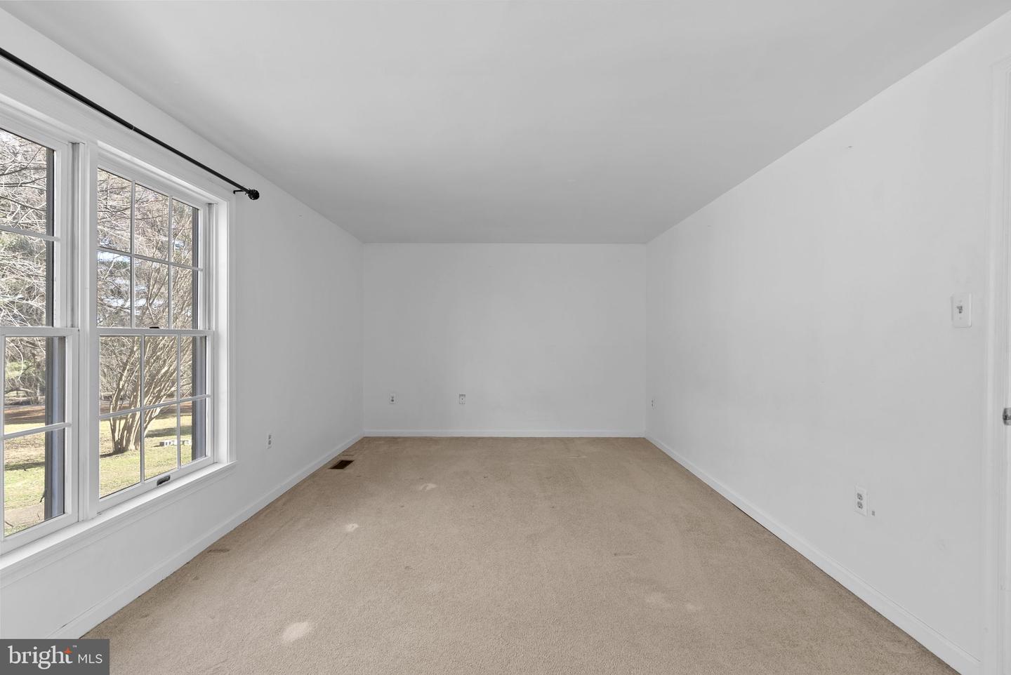 11895 FOLLY LN, LOVETTSVILLE, Virginia 20180, 3 Bedrooms Bedrooms, ,5 BathroomsBathrooms,Residential,For sale,11895 FOLLY LN,VALO2094022 MLS # VALO2094022