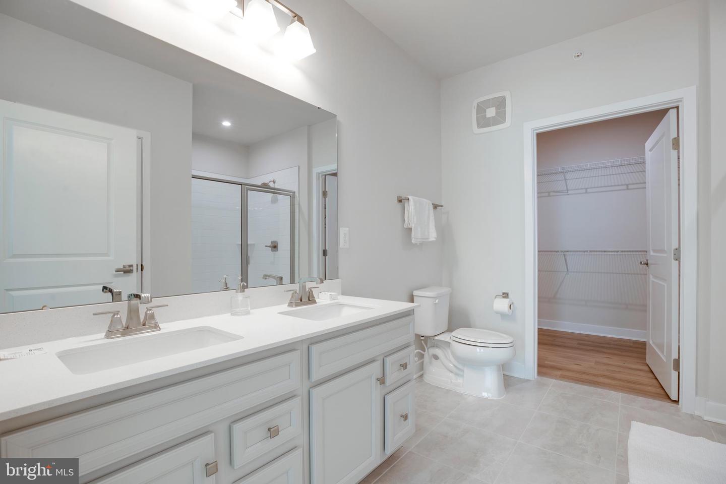 4395 PEACHY LILY LN #326, CHANTILLY, Virginia 20151, 2 Bedrooms Bedrooms, ,2 BathroomsBathrooms,Residential,For sale,4395 PEACHY LILY LN #326,VAFX2234536 MLS # VAFX2234536